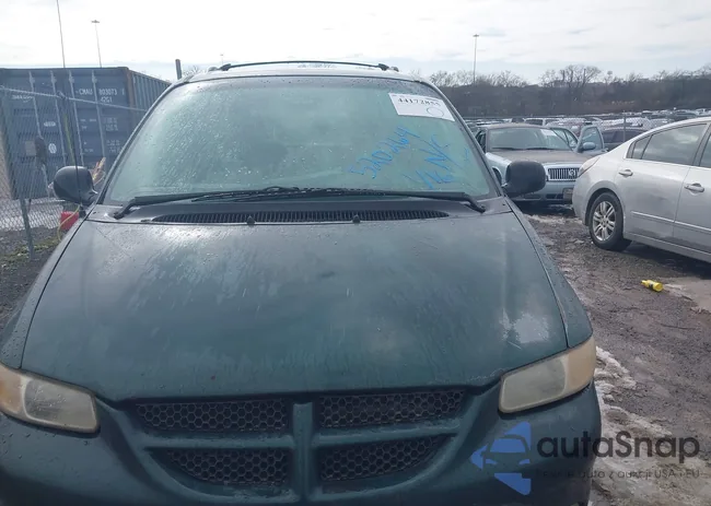 1B4GP44G7XB520264: 44172855