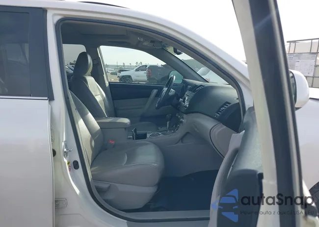 5TDZK3EH5BS046196: 44172901