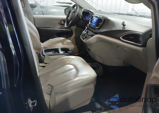 2C4RC1BG3HR610765: 44172041