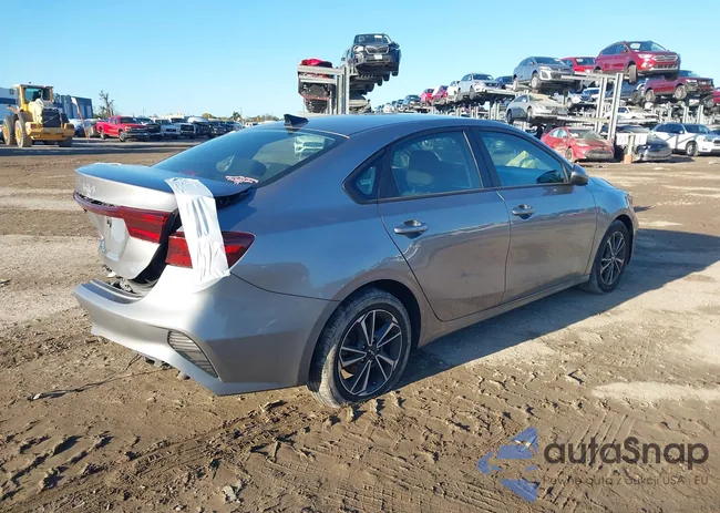 3KPF24AD0PE567985: 44172062