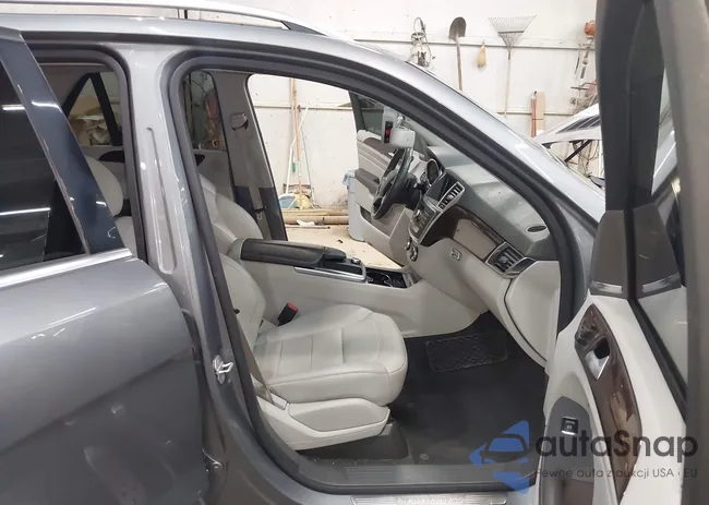 4JGDA5HBXDA136987: 44172313