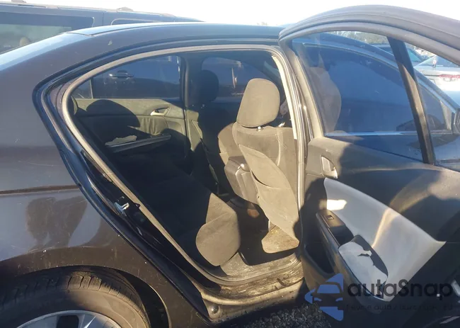 1HGCP26728A034604: 44173448