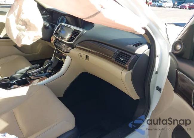 1HGCR3F8XGA028329: 44173602