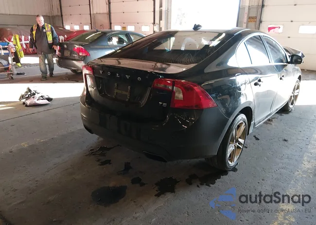 YV1612FSXE2277952: 44173701