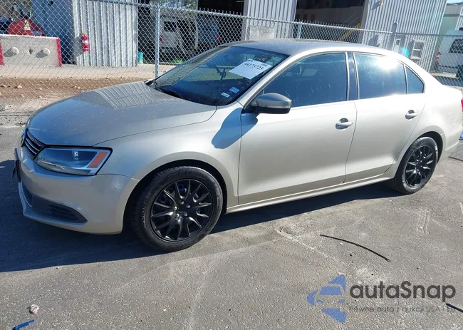 3VWDP7AJ0DM248066: 44173723