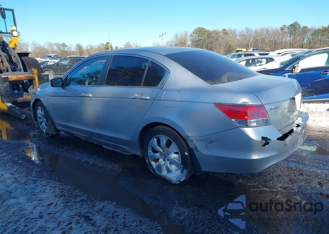 1HGCP2F7XAA166242: 44173726