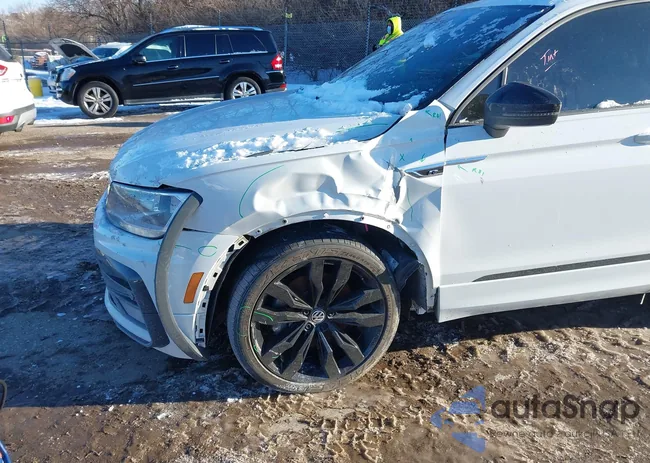 3VV3B7AX6MM074507: 44173734