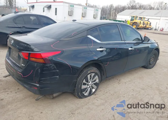 1N4BL4BW9LC215636: 44173901