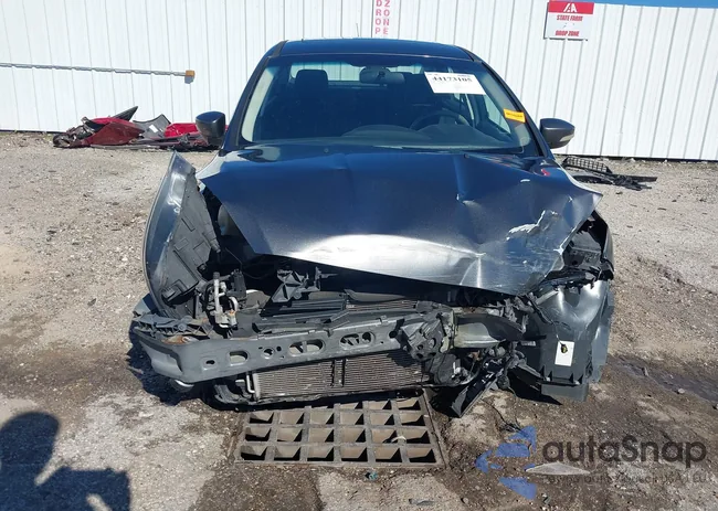 1FADP3H24JL301106: 44173105