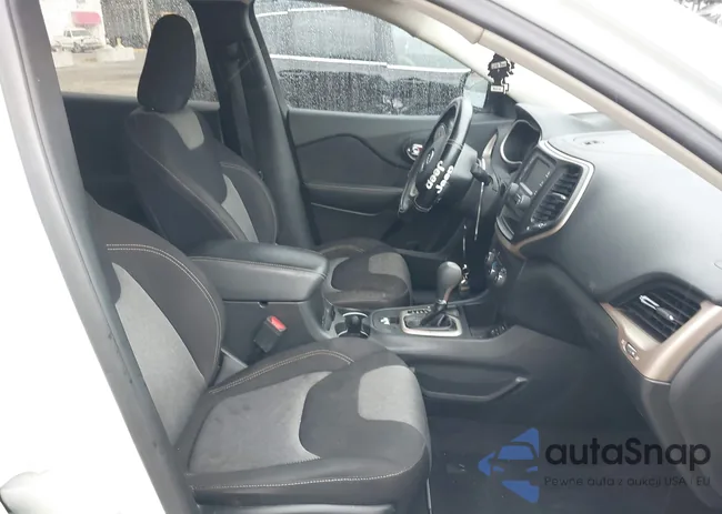 1C4PJLAB5HW502668: 44173129