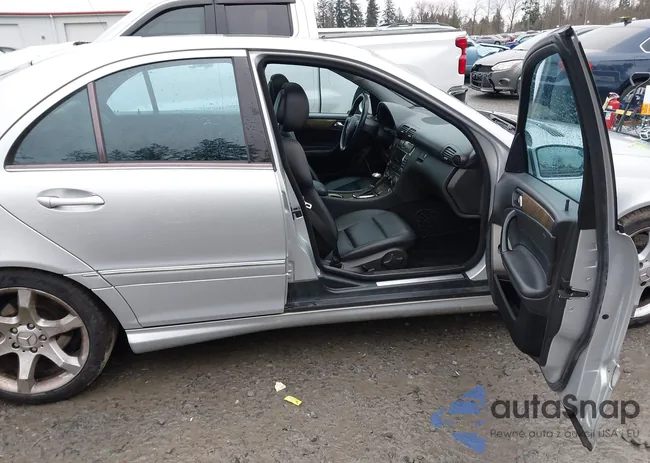 WDBRF52H97E025657: 44173382