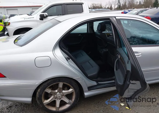 WDBRF52H97E025657: 44173382