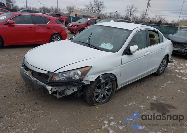 1HGCP2F43BA097210: 44174489