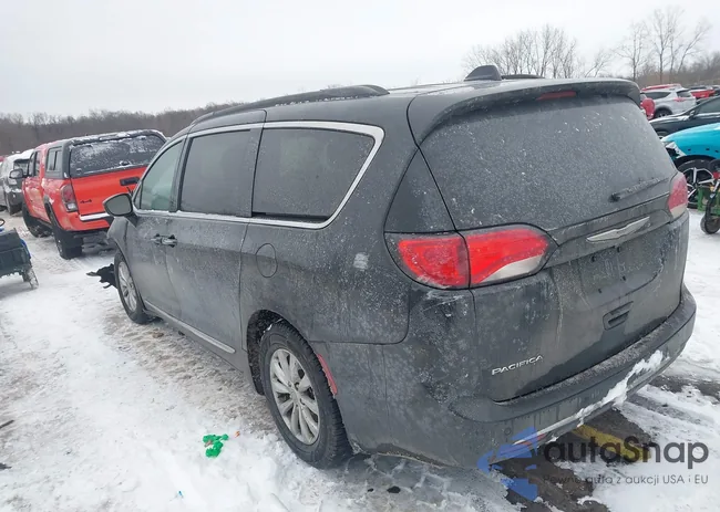 2C4RC1BG8HR705077: 44174544