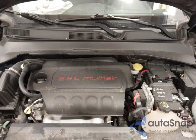 3C4NJDBB7JT331882: 44174838