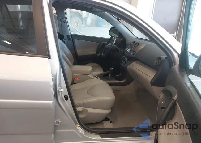 2T3DF4DV6CW207330: 44174866