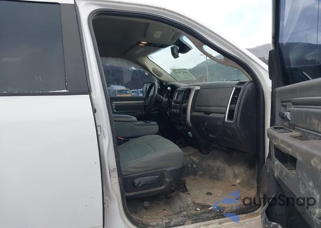 3C6UR5JL6EG189387: 44174141