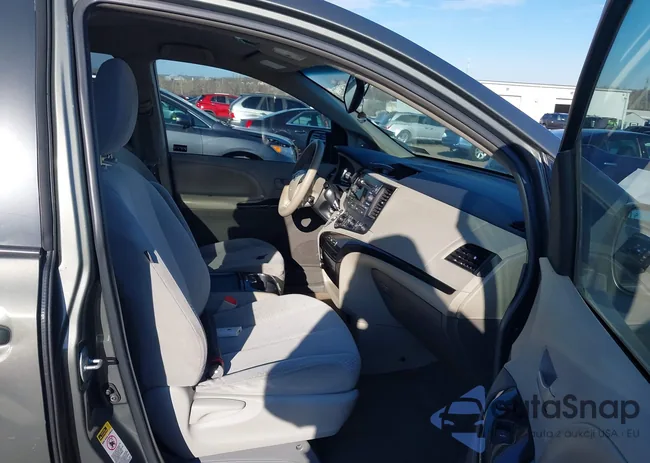 5TDKK3DC4BS156048: 44174165