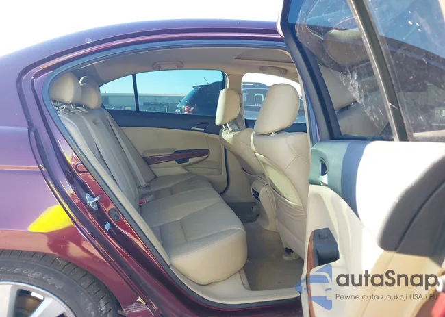 1HGCP2F86BA057917: 44174185