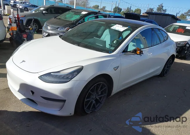 5YJ3E1EA9KF509210: 44174268