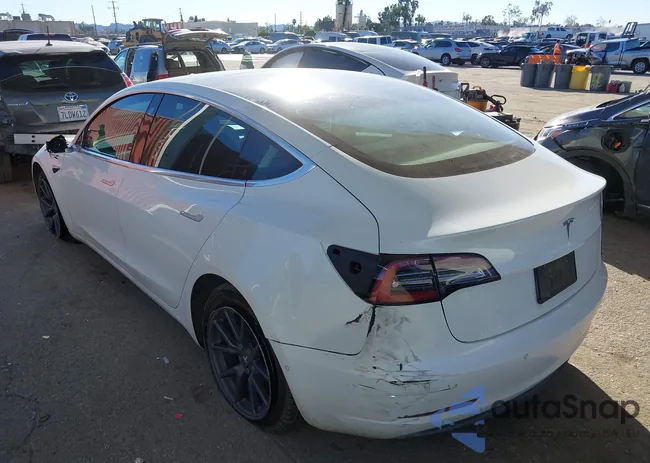 5YJ3E1EA9KF509210: 44174268