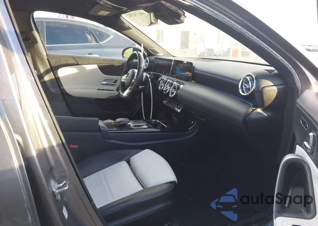 WDD3G4EB8KW006452: 44174292