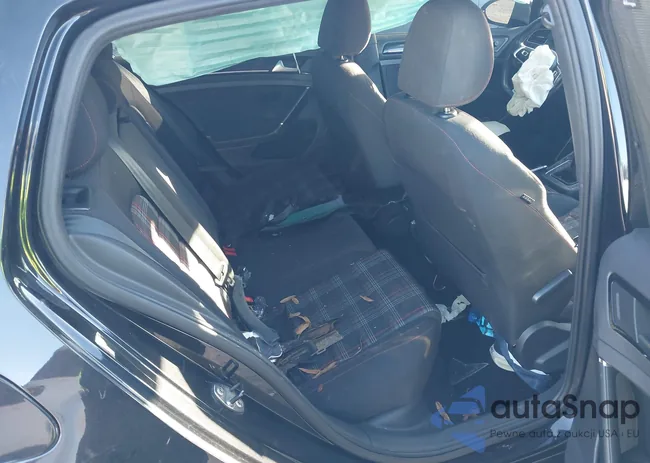 3VW5T7AU3FM017272: 44174382