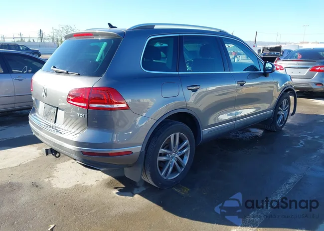 WVGEP9BP8GD001962: 44174383