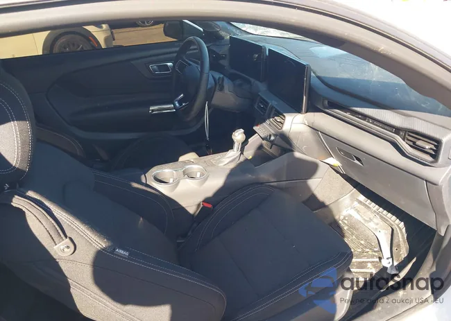 1FA6P8TH3S5103687: 44174405