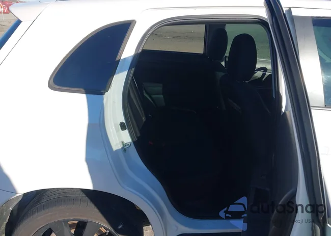 4A4AR3AU5EE025024: 44174408