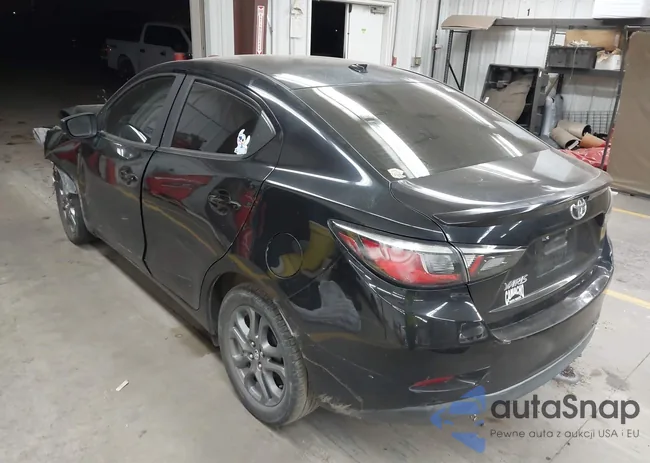 3MYDLBYV3KY526153: 44175475