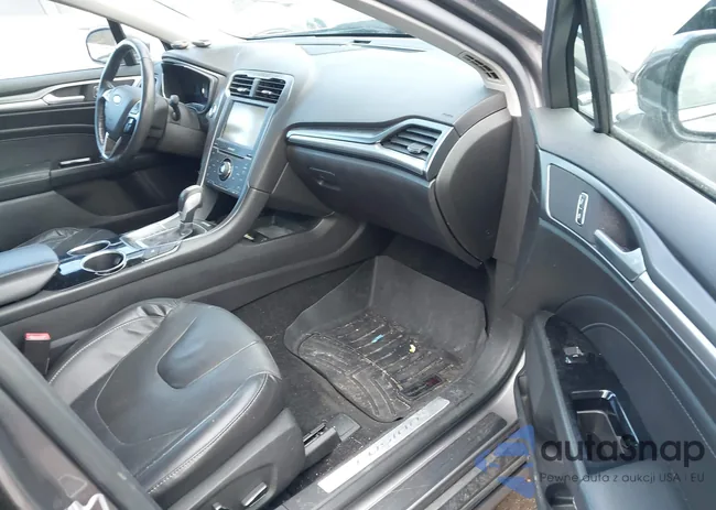 3FA6P0RU1ER104697: 44175490