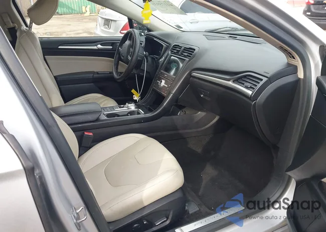 3FA6P0RU3JR214113: 44175935