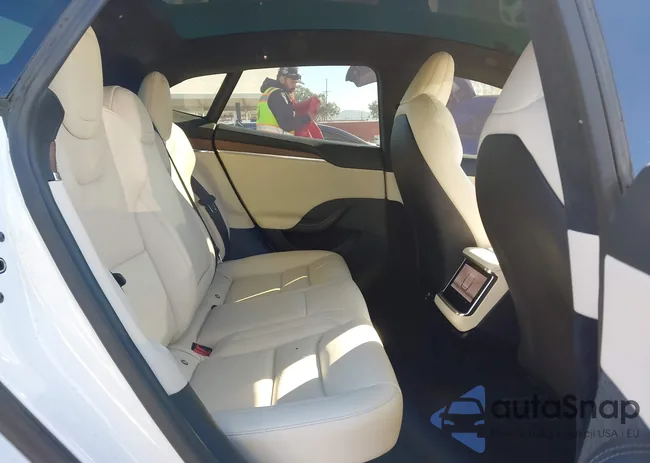 5YJSA1E5XMF438869: 44175970