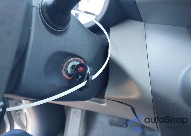 JTMBD33VX85203773: 44176661