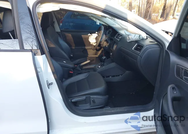 3VWD17AJ5EM282457: 44176788