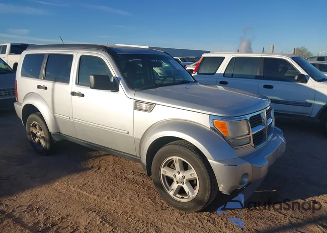 1D8GU58K38W102053: 44176930