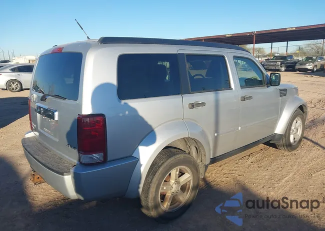 1D8GU58K38W102053: 44176930