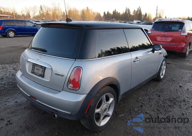 WMWRC33516TK94083: 44176066