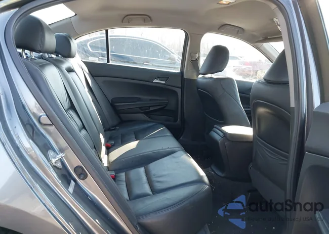 1HGCP2F65BA060242: 44176100