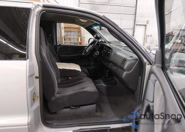 1B7GL22X7YS755741: 44176144