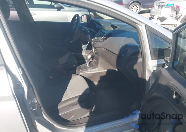 3FADP4TJ0FM200445: 44176213