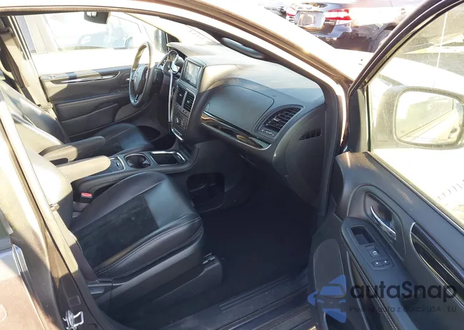 2C4RDGCG9HR695674: 44176298