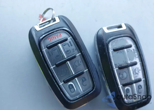 2C4RC1BG3LR177425: 44176335