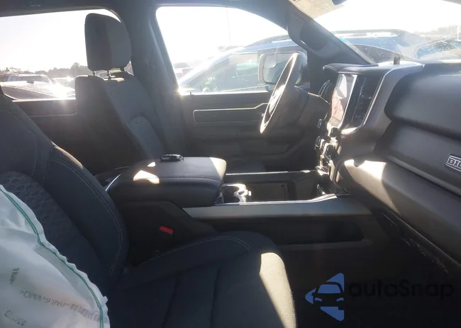 1C6RREFGXSN527409: 44176367