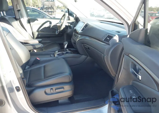 5FPYK3F60JB011570: 44177435