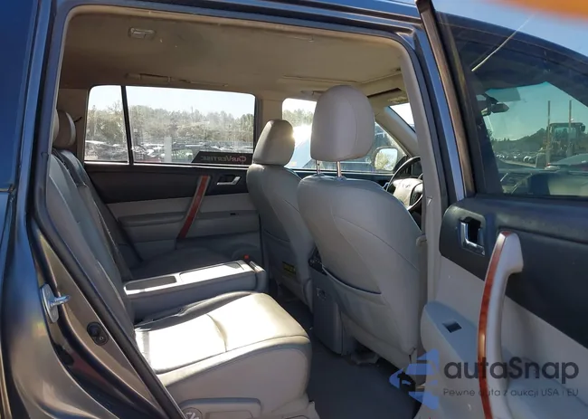 JTEES42A682074970: 44177454