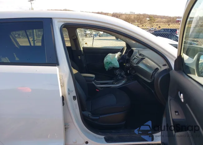 KNDPB3AC7G7844556: 44177574