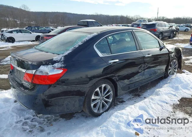 1HGCR2E57FA216712: 44177780