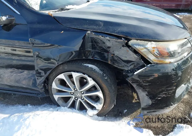 1HGCR2E57FA216712: 44177780